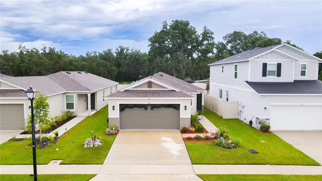 707 CHESTNUT LANE, AUBURNDALE, FL 33823