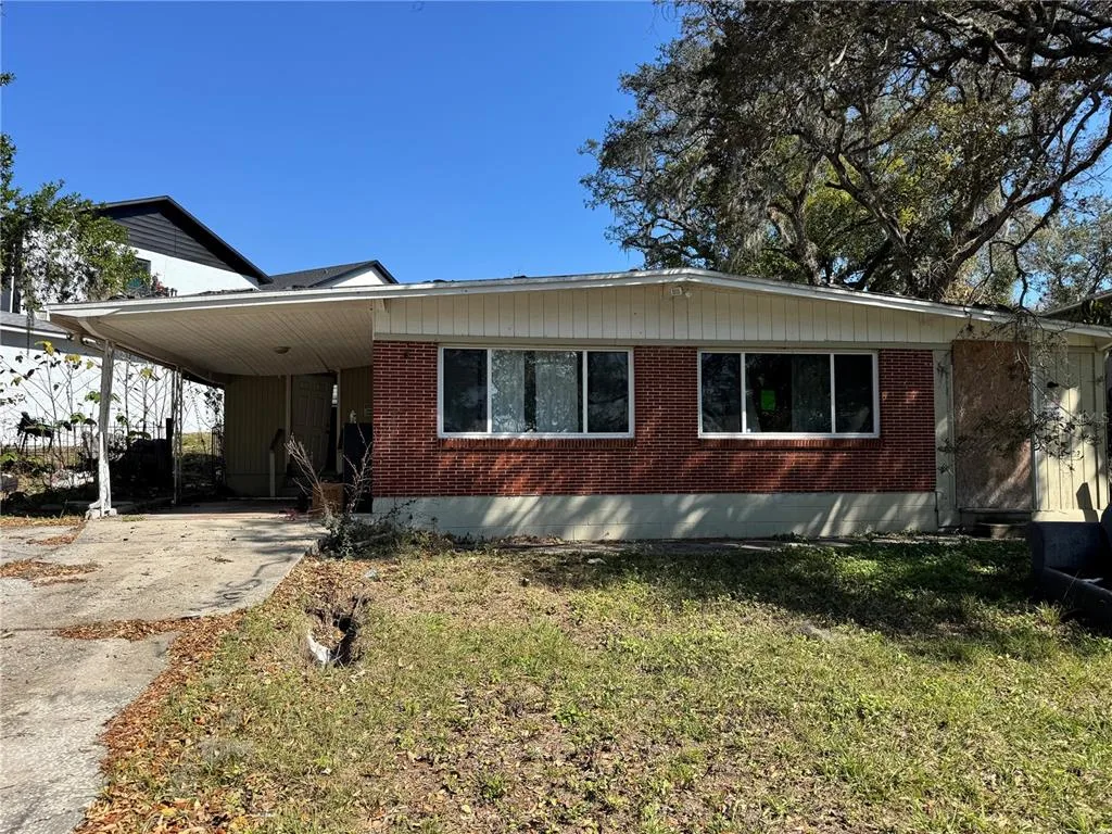 7921 LAKESHORE DRIVE, TAMPA, FL 33604