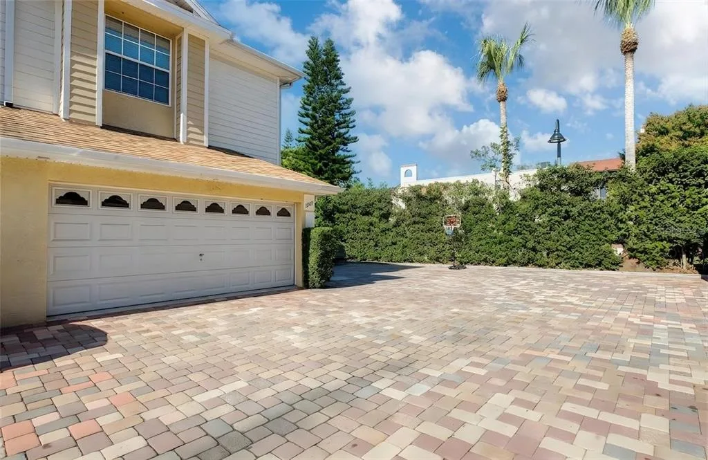 2982 ESTANCIA PLACE, CLEARWATER, FL 33761