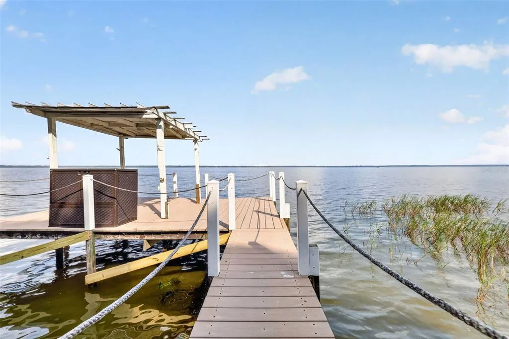 32739 LAKE EUSTIS DRIVE, TAVARES, FL 32778