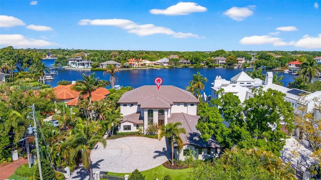 460 COFFEE POT RIVIERA NE, ST PETERSBURG, FL 33704