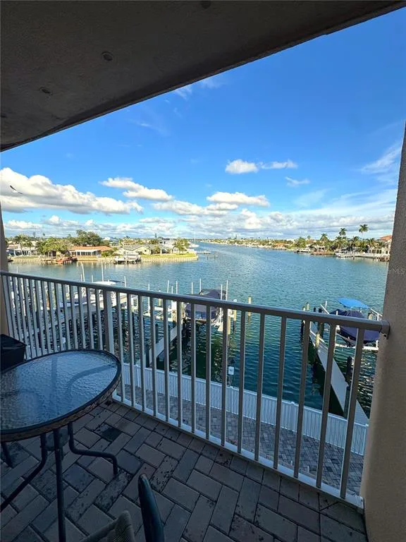 11605 3RD STREET E # 306, TREASURE ISLAND, FL 33706