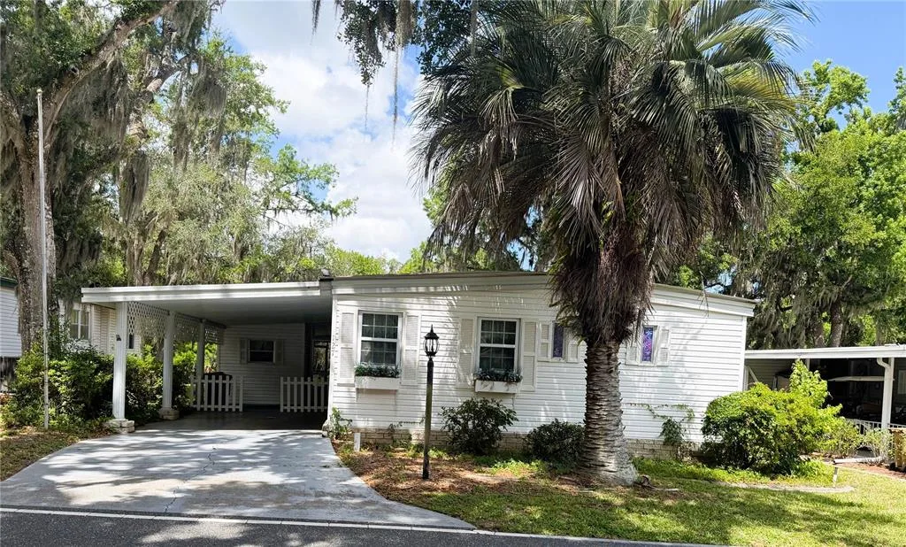 127 ROYAL PALM DRIVE, LEESBURG, FL 34748