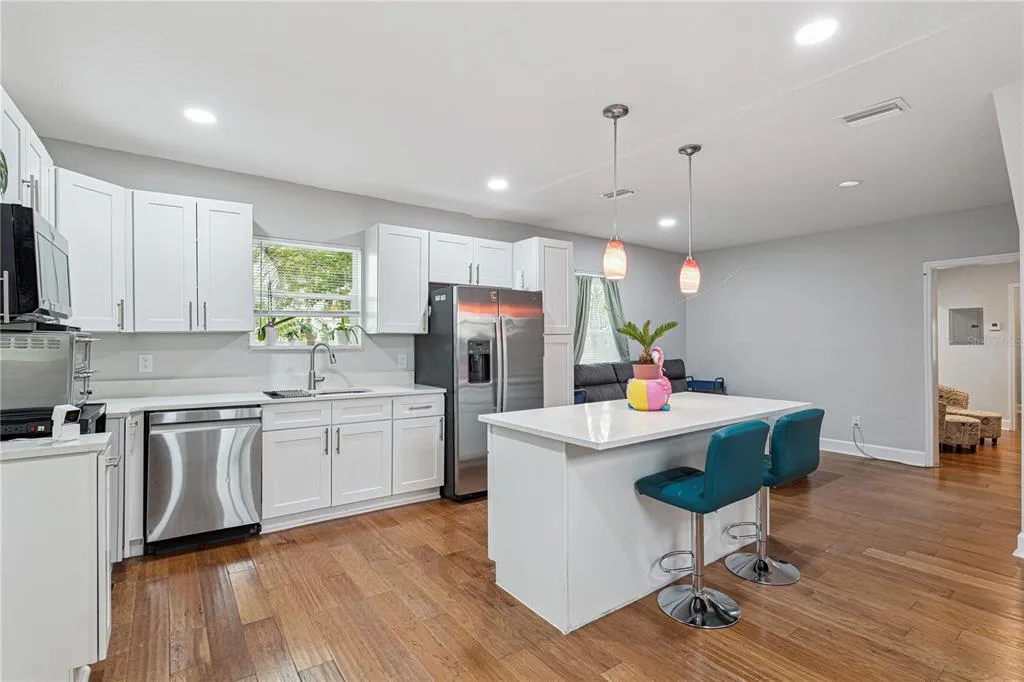 732 E ORANGE AVENUE, EUSTIS, FL 32726