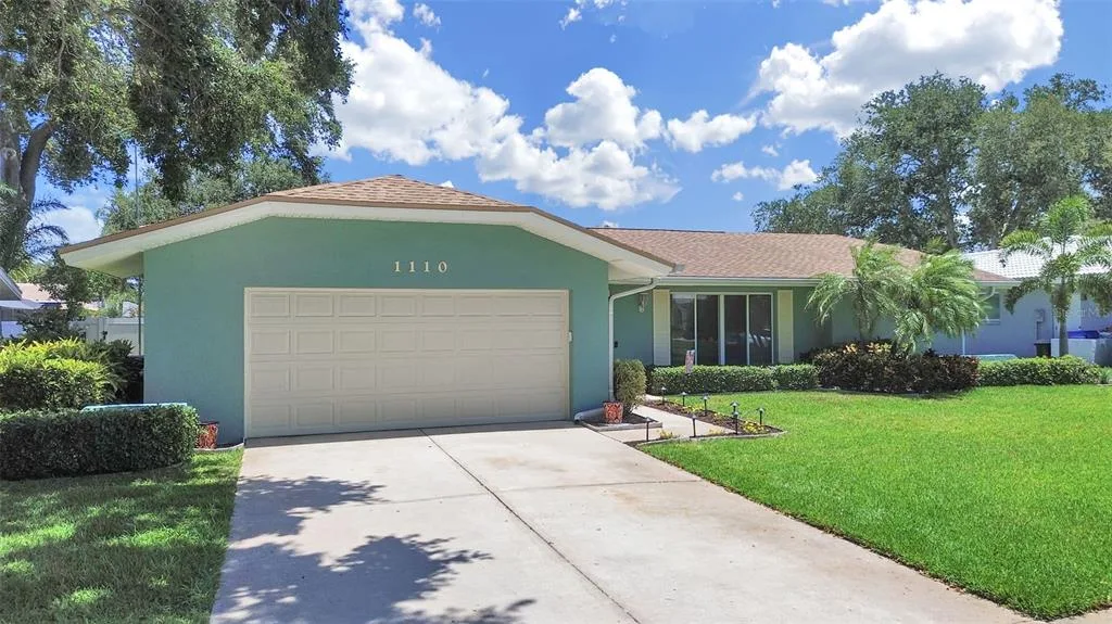 1110 MCLEAN STREET, DUNEDIN, FL 34698