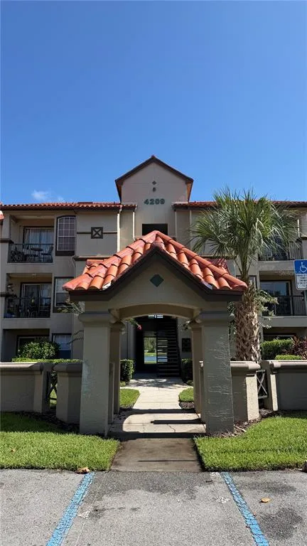4209 WOODSTORKS WALK WAY # 209, LUTZ, FL 33558