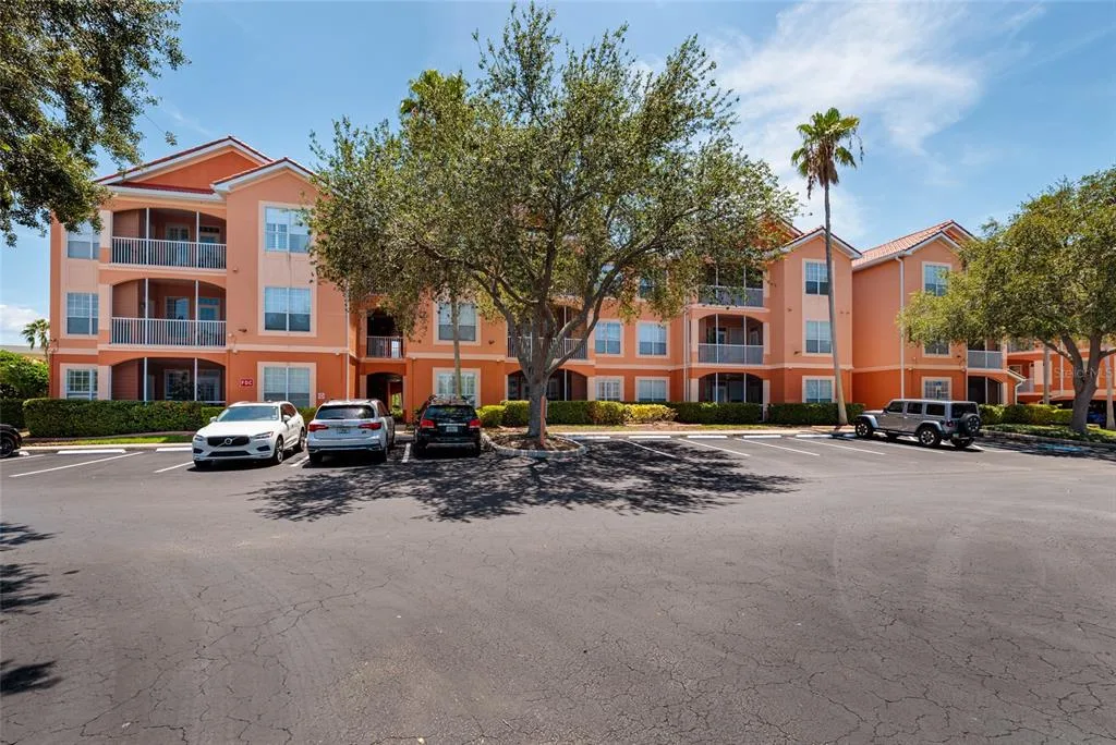 5000 CULBREATH KEY WAY # 4-105, TAMPA, FL 33611