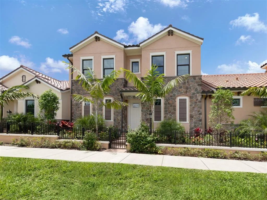 934 E VENICE AVENUE, VENICE, FL 34285