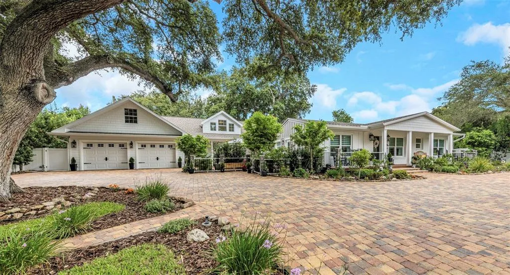 411 ROEBLING ROAD S, BELLEAIR, FL 33756