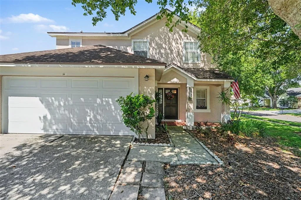 9758 FOX HOLLOW ROAD, TAMPA, FL 33647