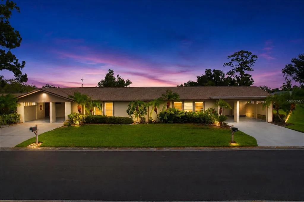 3721 COLLINS STREET # 812, SARASOTA, FL 34232