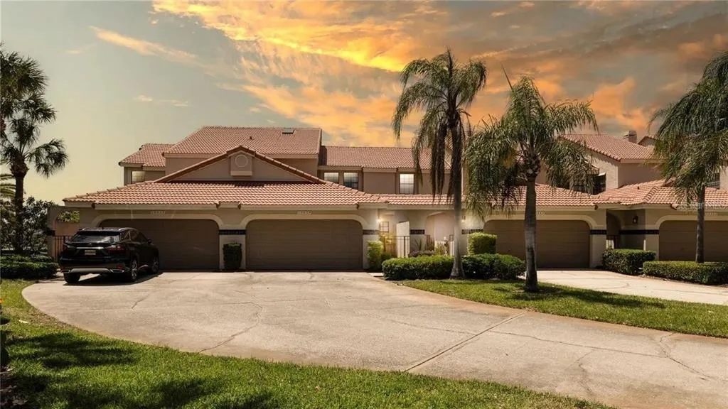10438 SAINT TROPEZ PLACE, TAMPA, FL 33615
