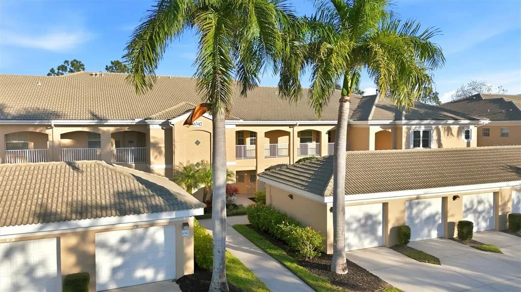 6342 GRAND OAK CIRCLE # 204, BRADENTON, FL 34203