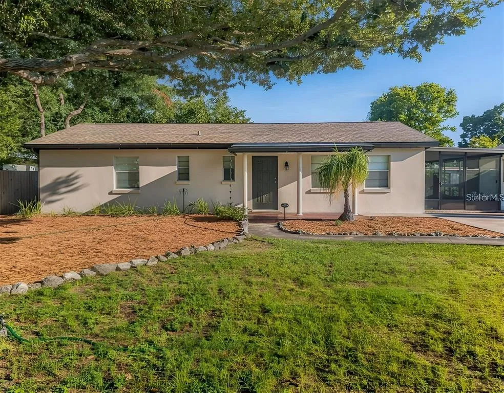 3902 W PAXTON AVENUE, TAMPA, FL 33611