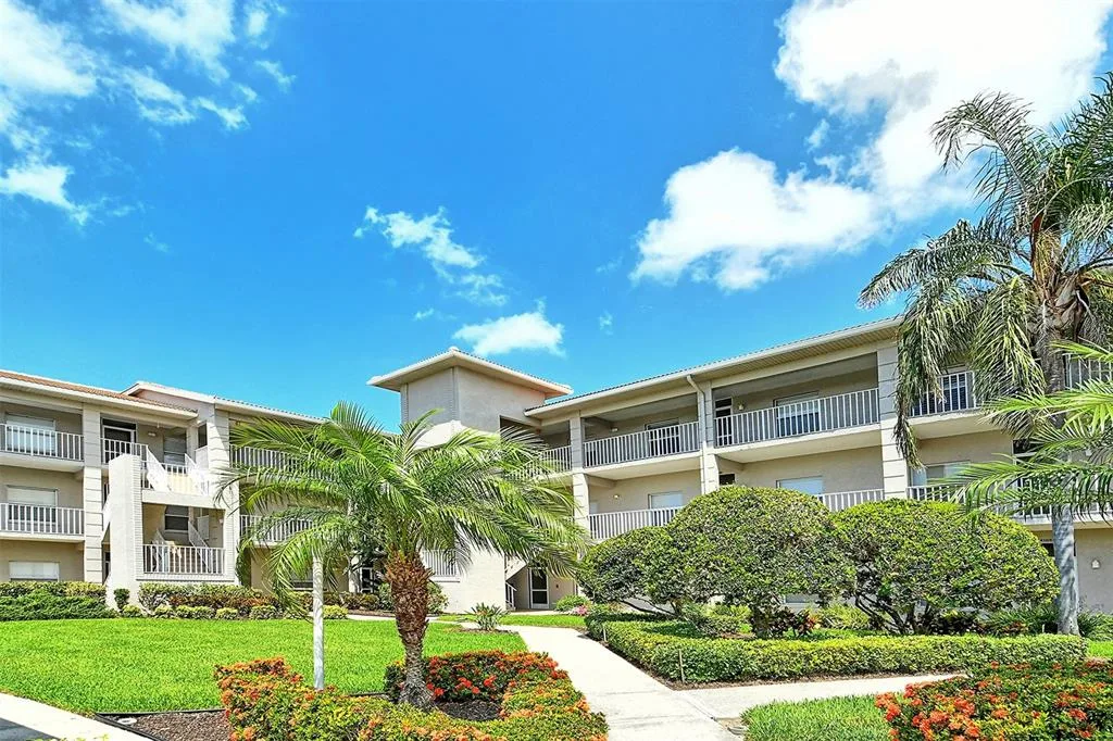 9610 CLUB SOUTH CIRCLE # 4302, SARASOTA, FL 34238