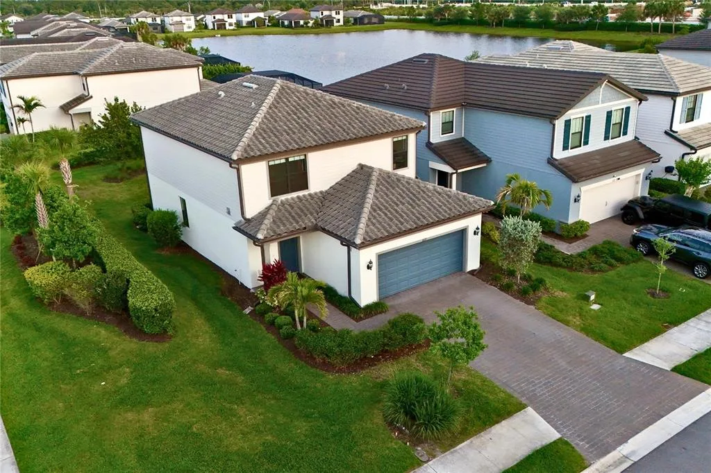 6111 BLUESTAR COURT, BRADENTON, FL 34211
