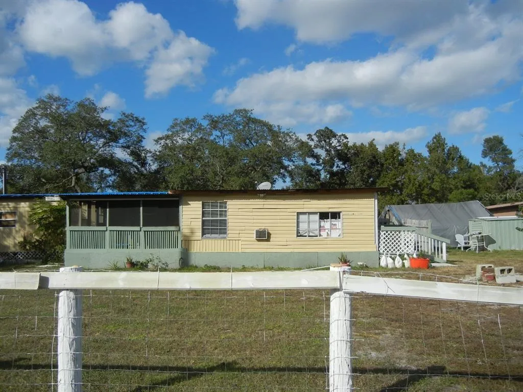 27945 VEVA AVENUE, PAISLEY, FL 32767