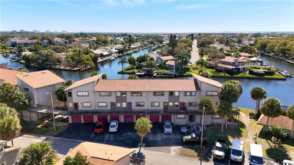 6315 NEWTOWN CIRCLE # 15B3, TAMPA, FL 33615