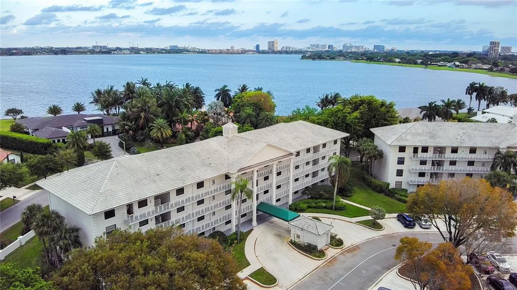 3635 WHITEHALL DRIVE # 401, WEST PALM BEACH, FL 33401
