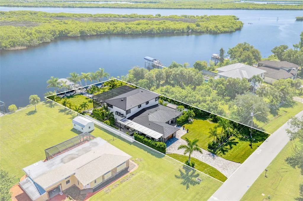 2424 HARBOUR DRIVE, PUNTA GORDA, FL 33983