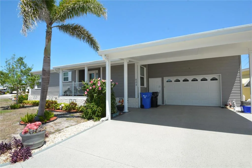 602 CAREFREE, VENICE, FL 34285