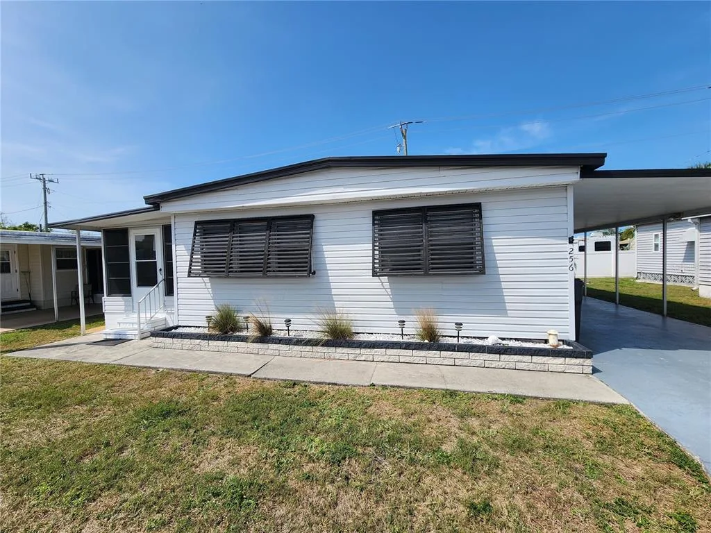 808 53RD AVENUE E # 256, BRADENTON, FL 34203