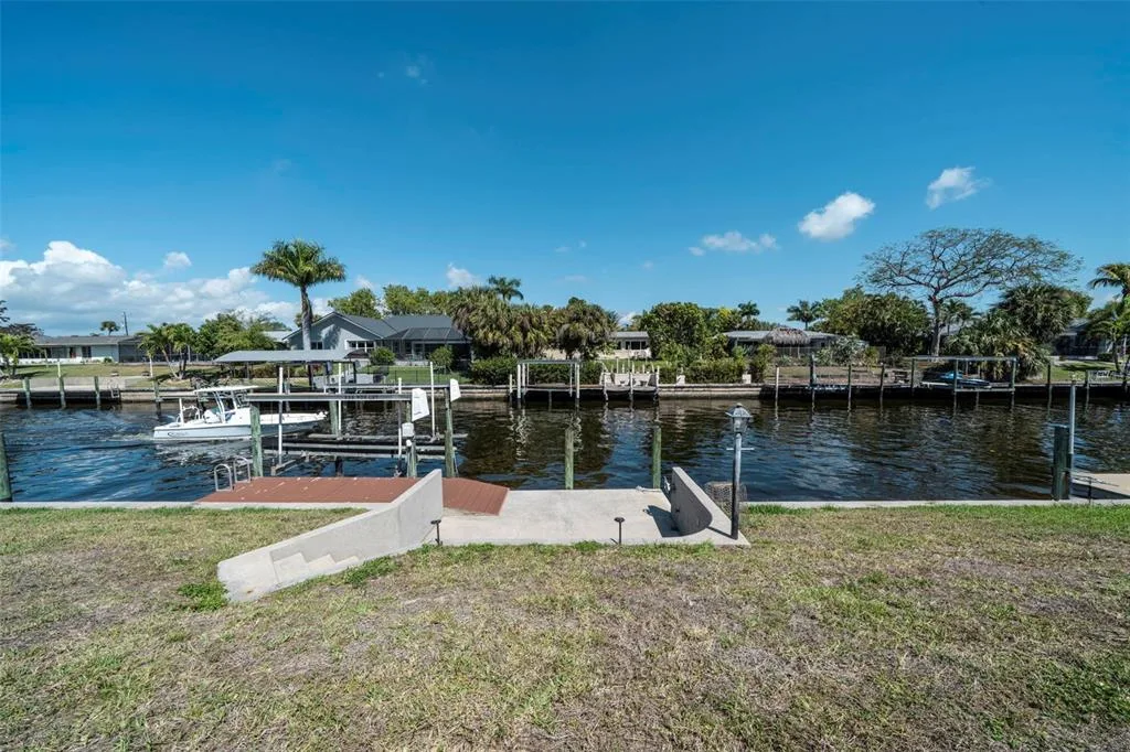 1433 SE 28TH TERRACE, CAPE CORAL, FL 33904