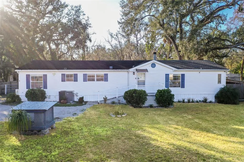 5028 CLEWIS AVENUE, TAMPA, FL 33610