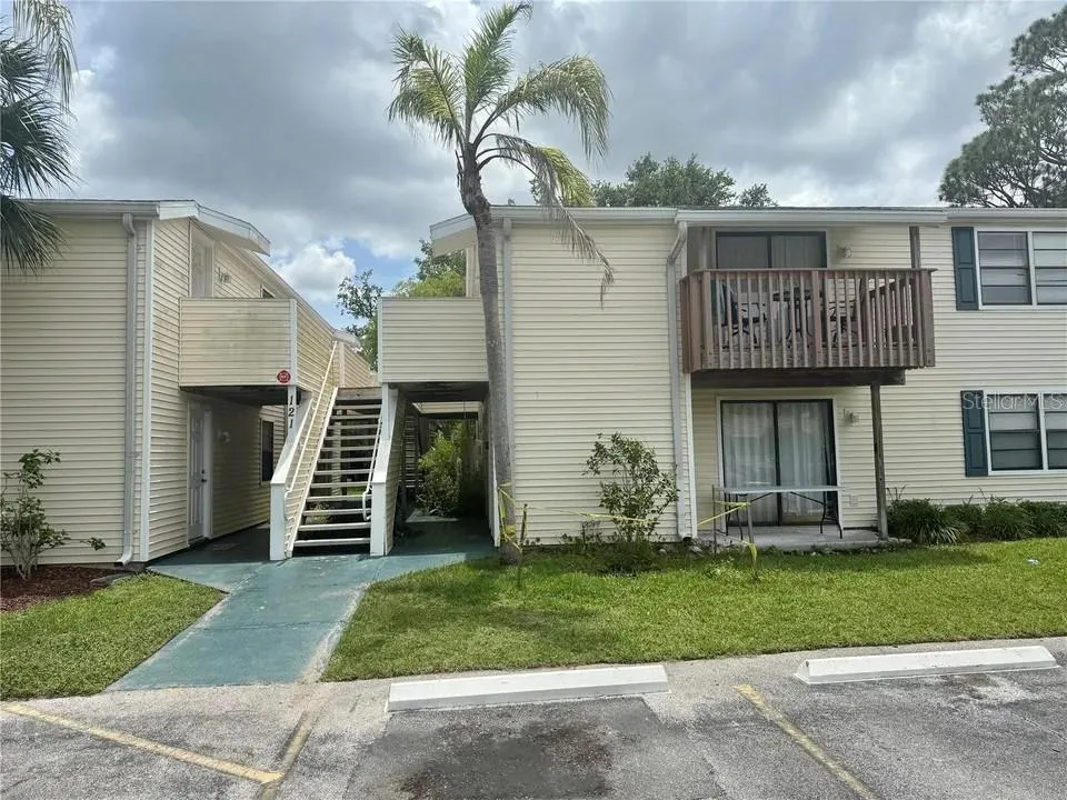 121 LOBLOLLY COURT # C, OLDSMAR, FL 34677