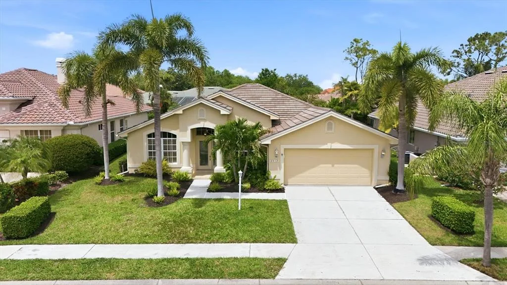 8412 MISTY MORNING COURT, LAKEWOOD RANCH, FL 34202