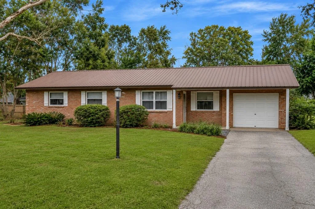 12212 FLORAL LANE, THONOTOSASSA, FL 33592