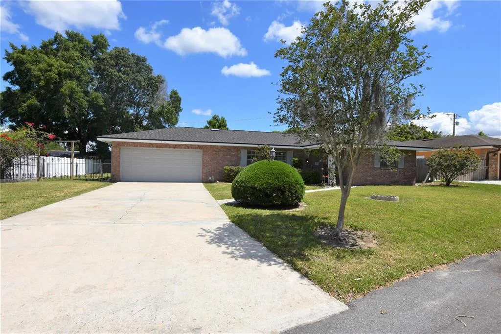 204 CHAUCER LANE, WINTER HAVEN, FL 33884