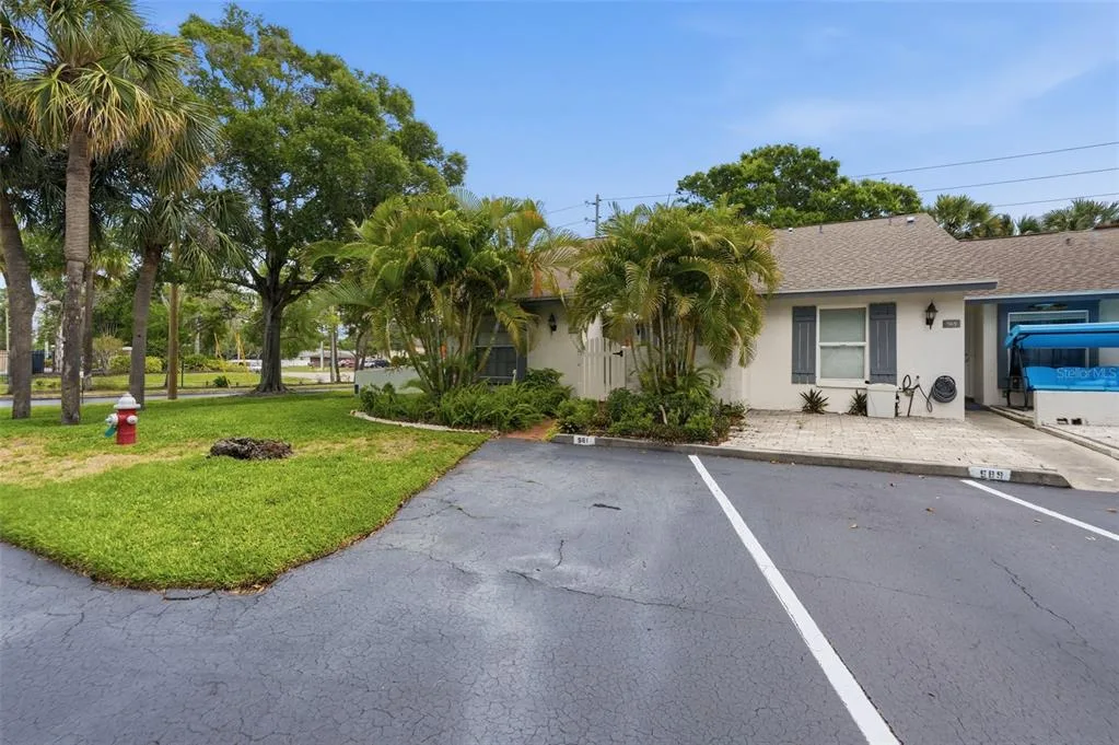 561 LAGUNA VISTA COURT, LARGO, FL 33771