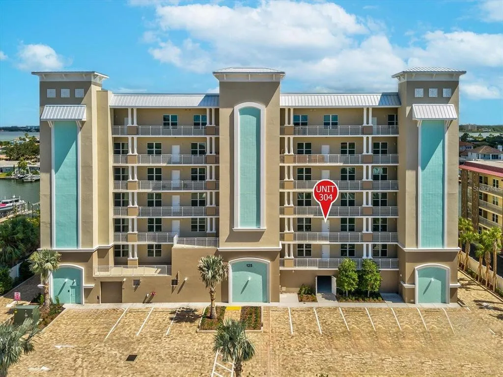 125 ISLAND WAY # 304, CLEARWATER BEACH, FL 33767