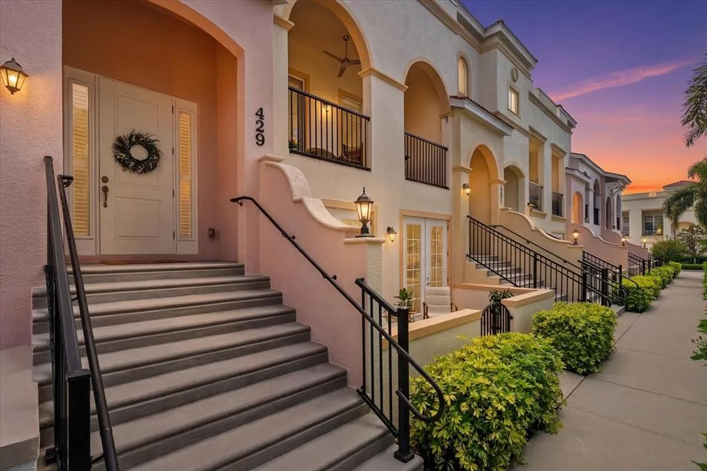 429 NOKOMIS AVENUE S, VENICE, FL 34285