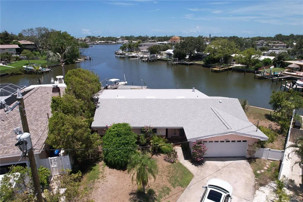 3995 SOUTH CIRCLE, LARGO, FL 33774