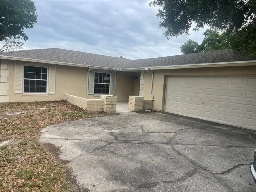 906 ESSEX ROAD, BRANDON, FL 33510