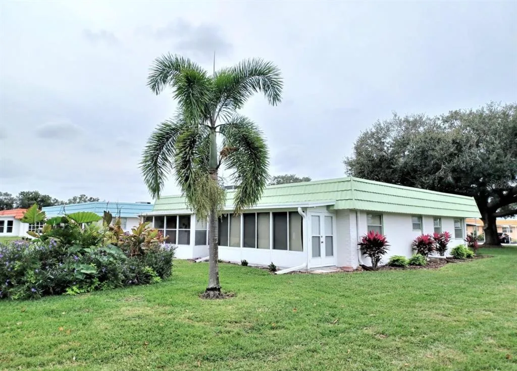 1802 BEDFORD LANE # 1, SUN CITY CENTER, FL 33573