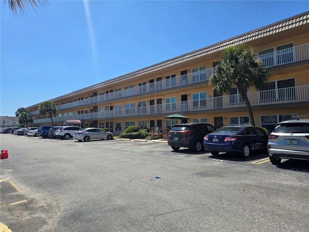 6400 46TH AVENUE N # 301, KENNETH CITY, FL 33709