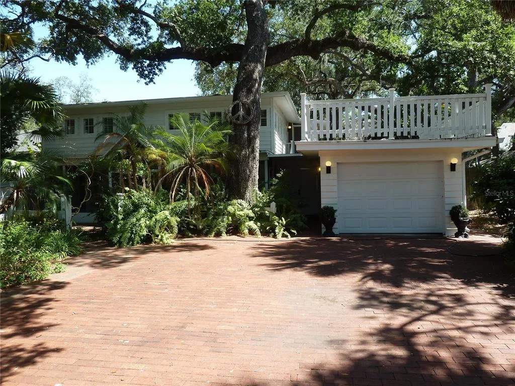 3302 W VILLA ROSA STREET, TAMPA, FL 33611