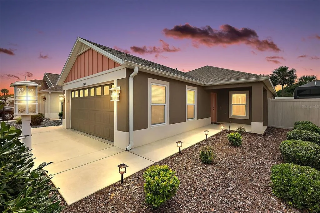 1942 DETWILER LANE, THE VILLAGES, FL 32163