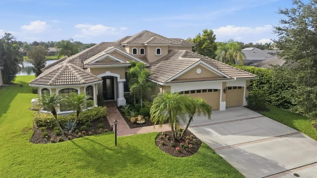 6915 HONEYSUCKLE TRAIL, LAKEWOOD RANCH, FL 34202