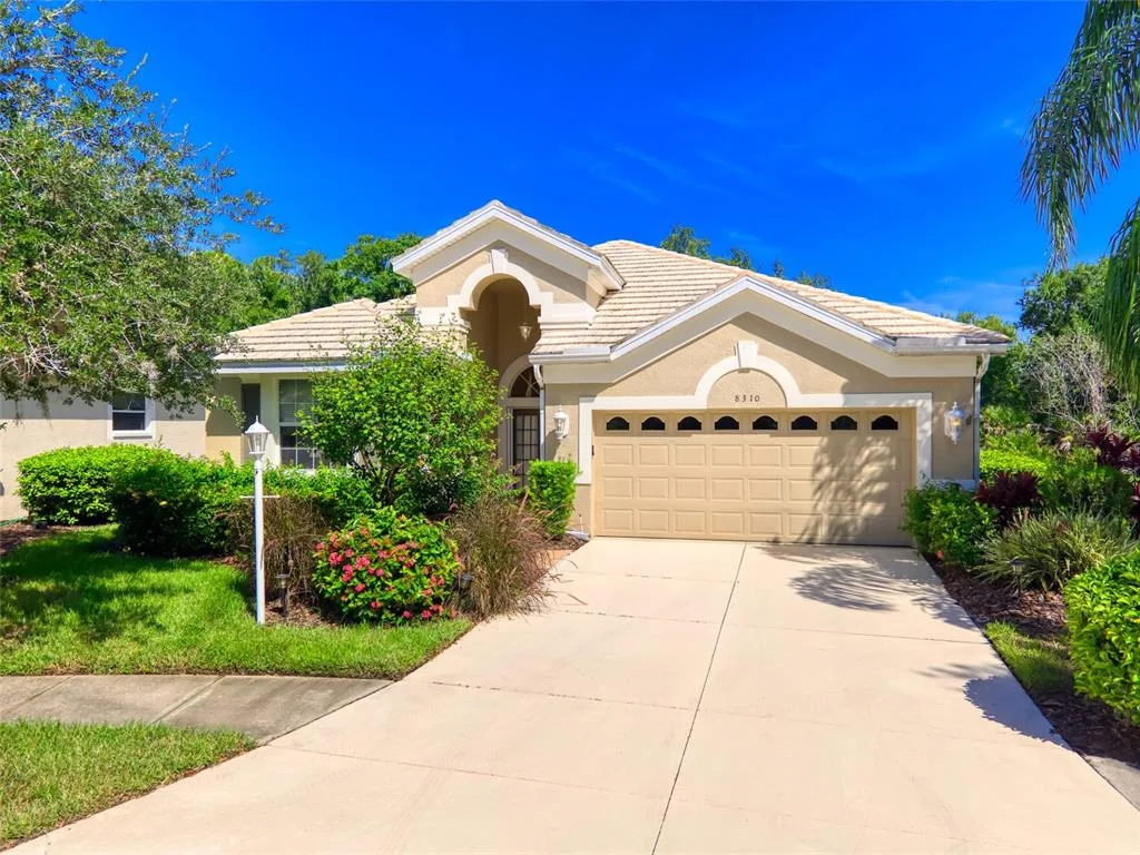 8310 WHISPERING WOODS COURT, BRADENTON, FL 34202