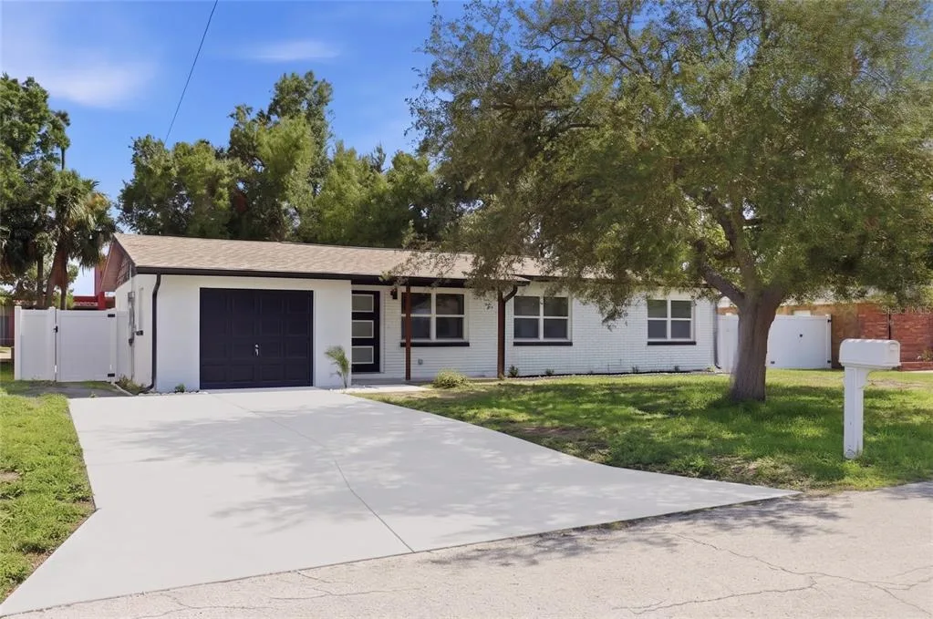 4420 W BAY COURT AVENUE, TAMPA, FL 33611