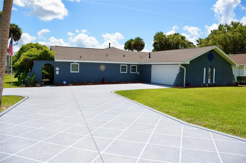 1102 N PALMETTO STREET, LEESBURG, FL 34748