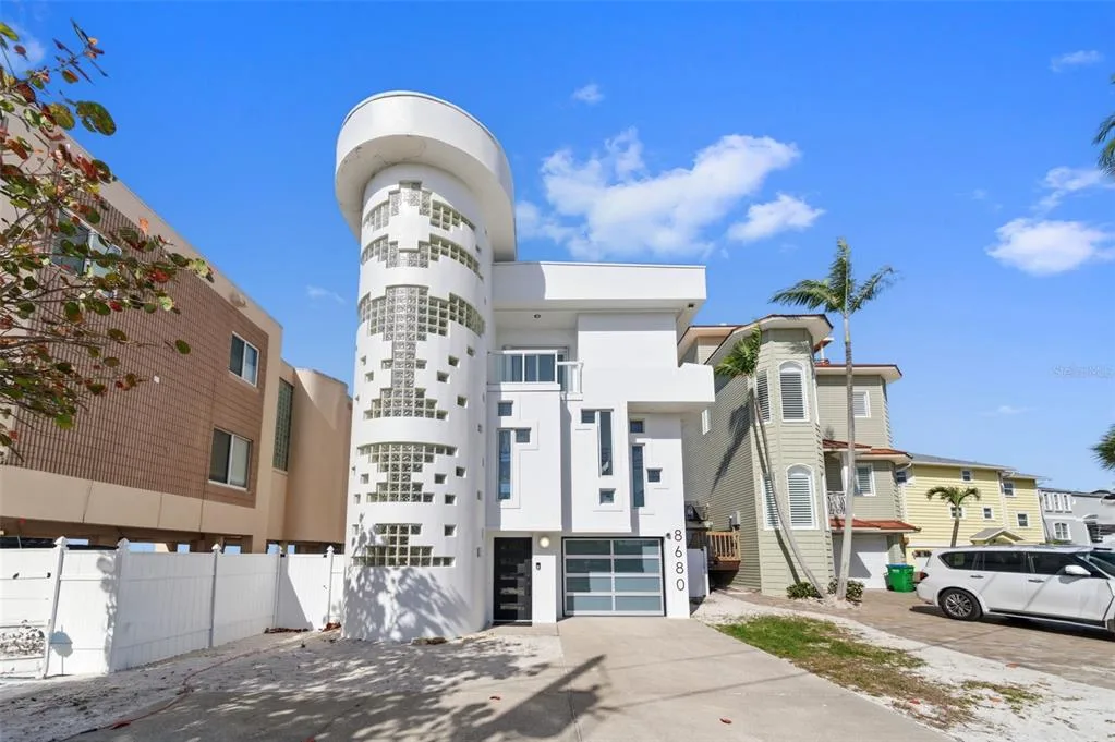 8680 W GULF BOULEVARD, TREASURE ISLAND, FL 33706