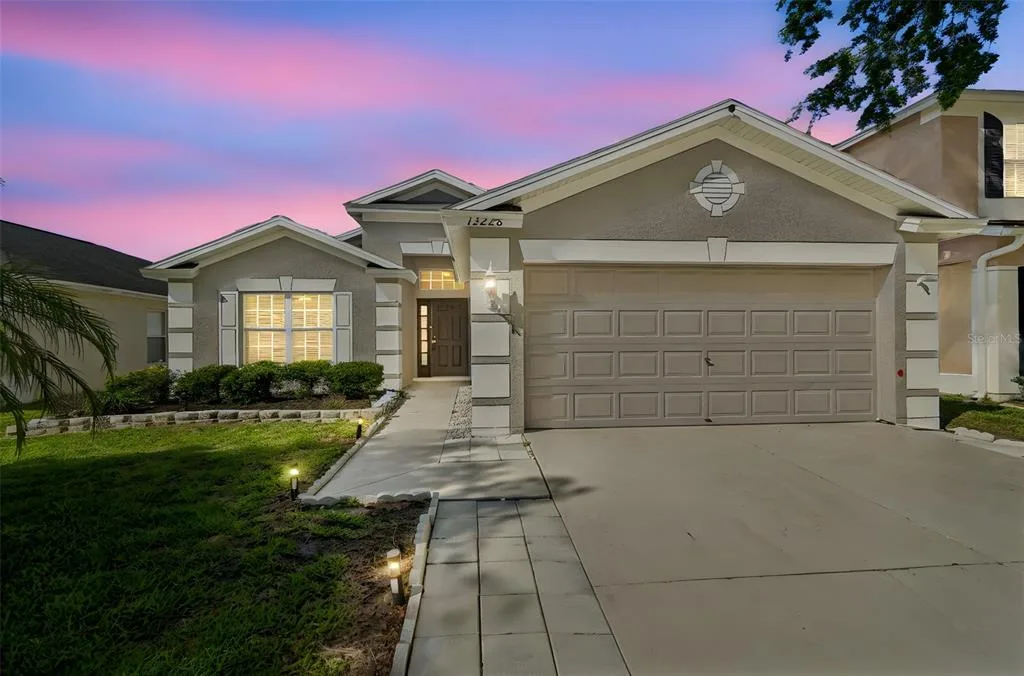 13226 EVENING SUNSET LANE, RIVERVIEW, FL 33579