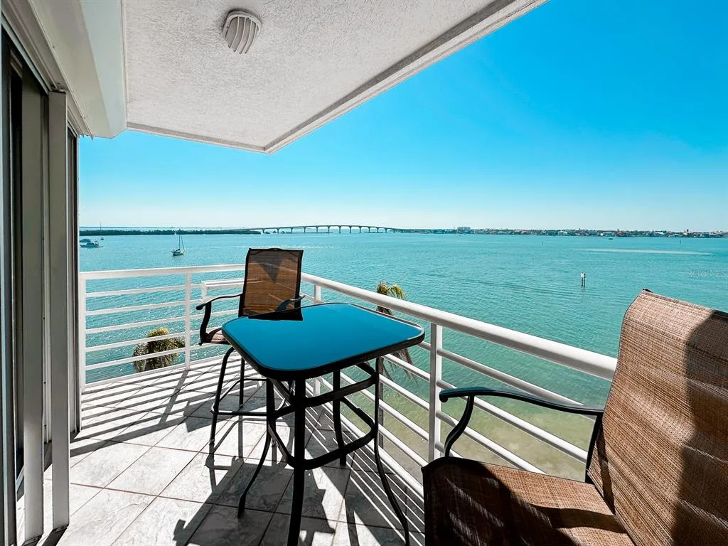 6105 BAHIA DEL MAR CIRCLE # 682, ST PETERSBURG, FL 33715