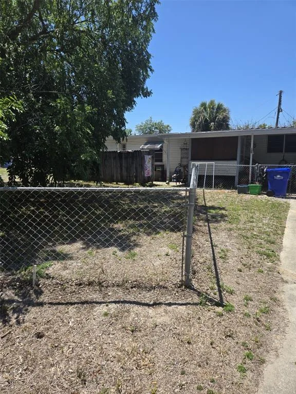 120 WEST LOOP, OAK HILL, FL 32759