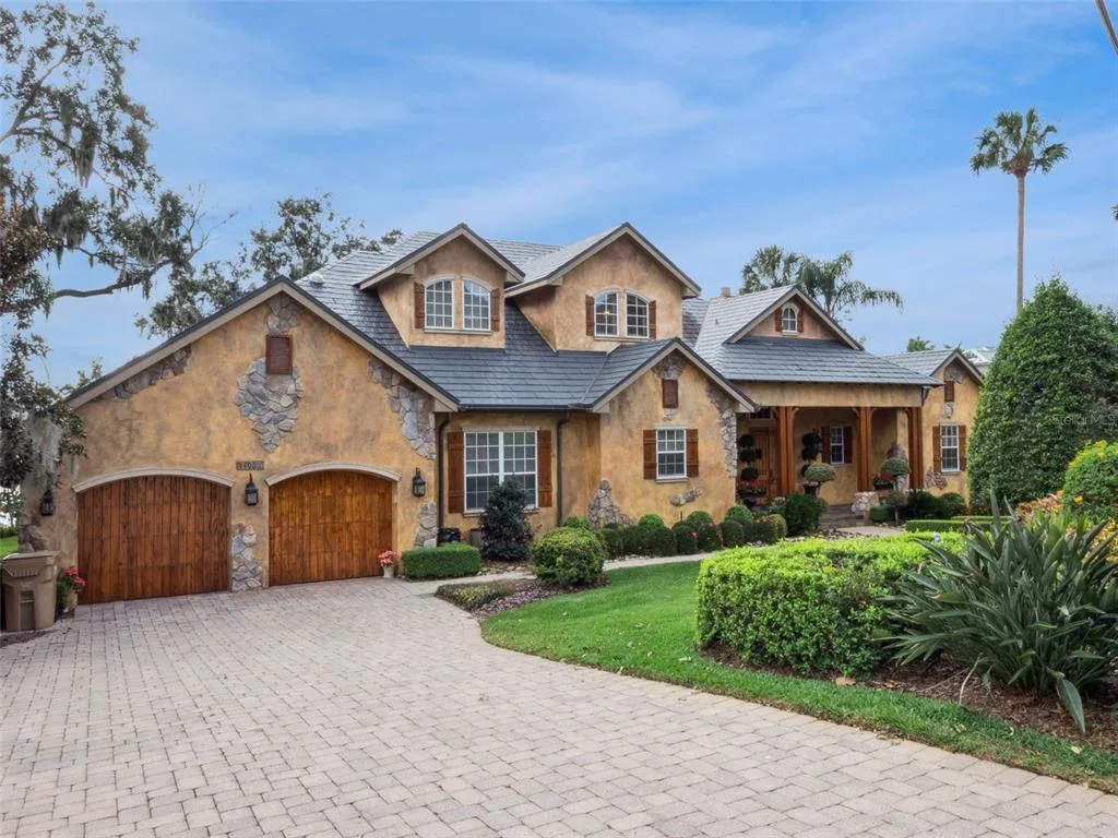 1490 LAKESHORE DRIVE, MOUNT DORA, FL 32757